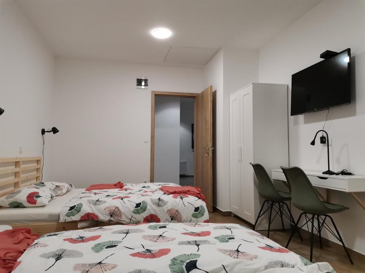Pubyland Rooms & Apartments ロガテツ エクステリア 写真